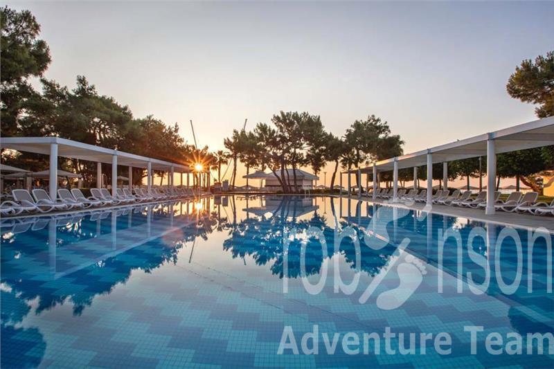 Rixos Sungate 5*